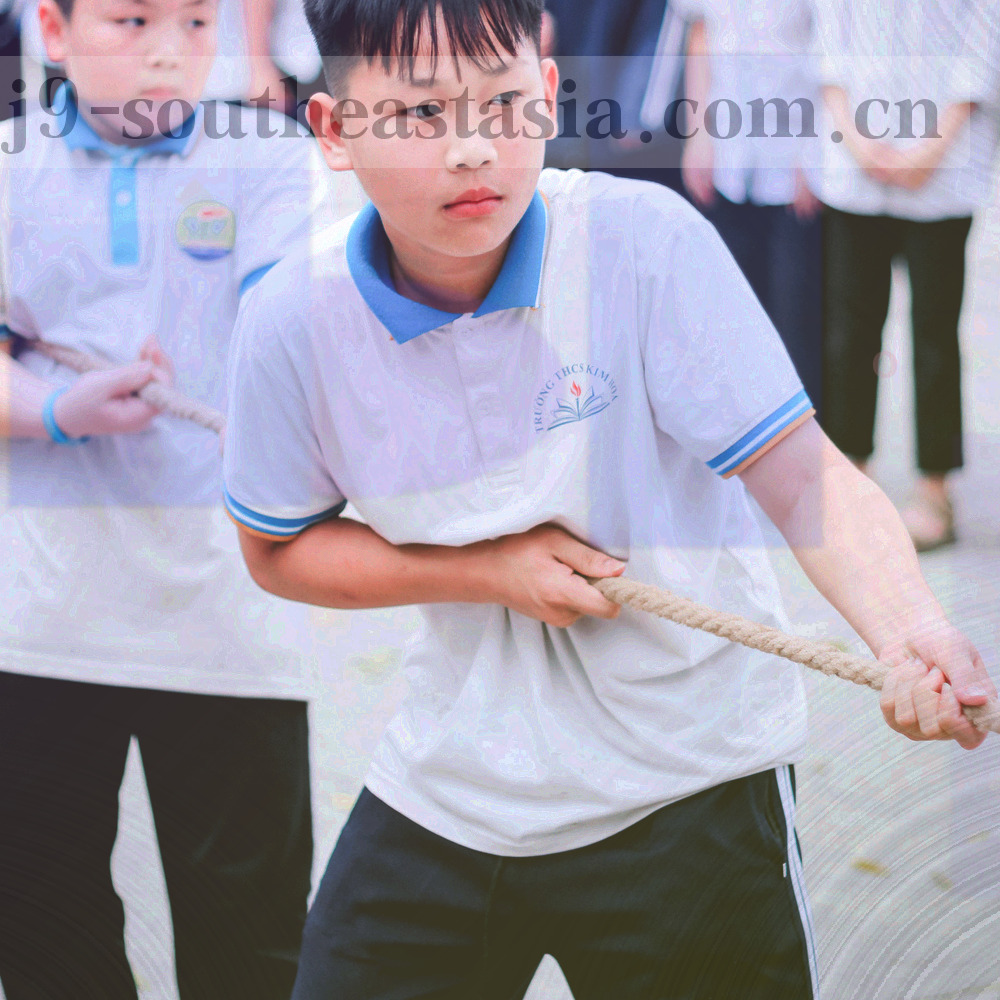 角球落点轨迹与密集点分布示意图，标注前点与后点两个主要区域